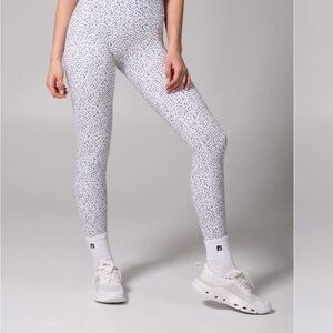 BuffBunny White High-Waist Speckled Leggings